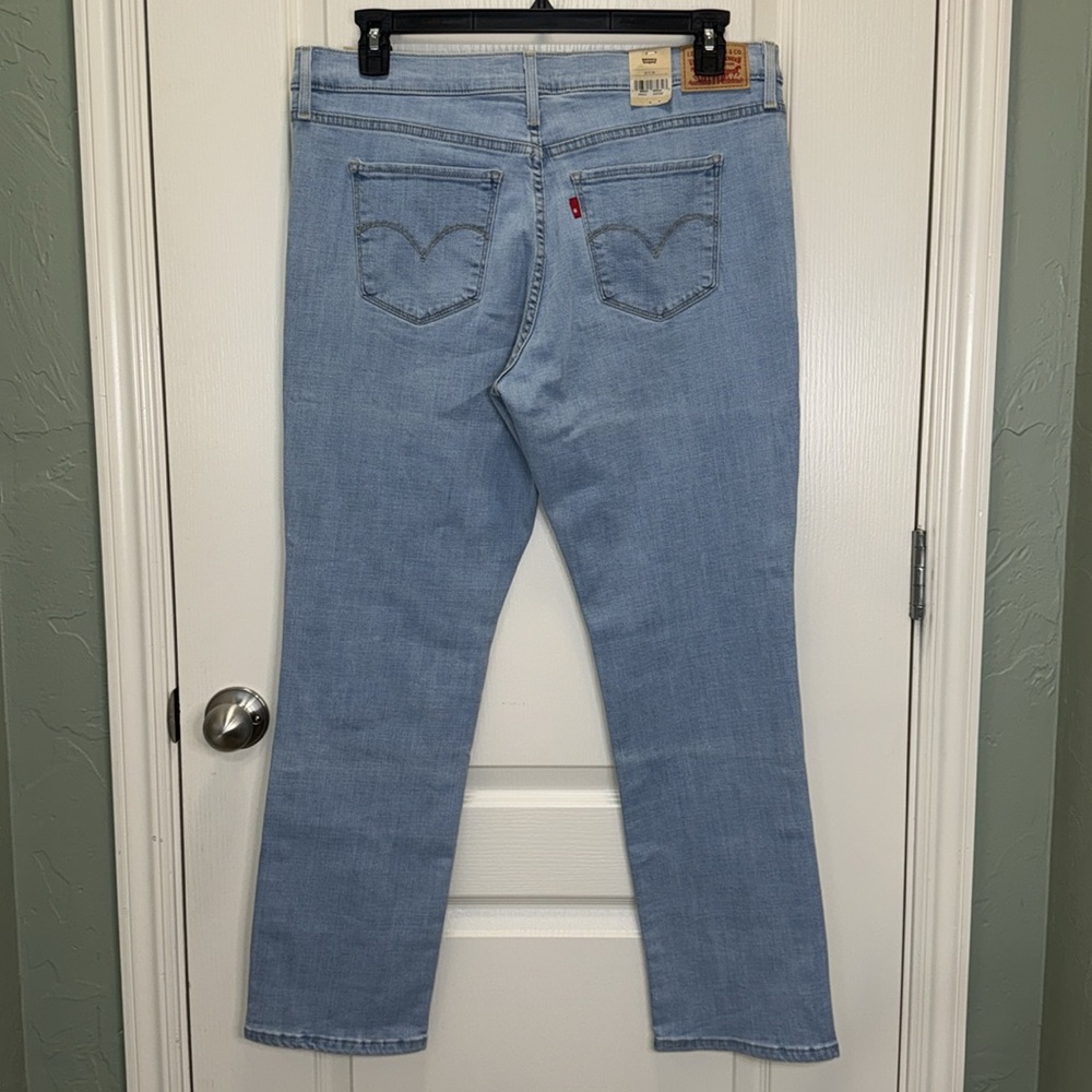 NEW Levi’s Women’s 314 Shaping Straight Jeans size 33 X 30. - Picture 4 of 4